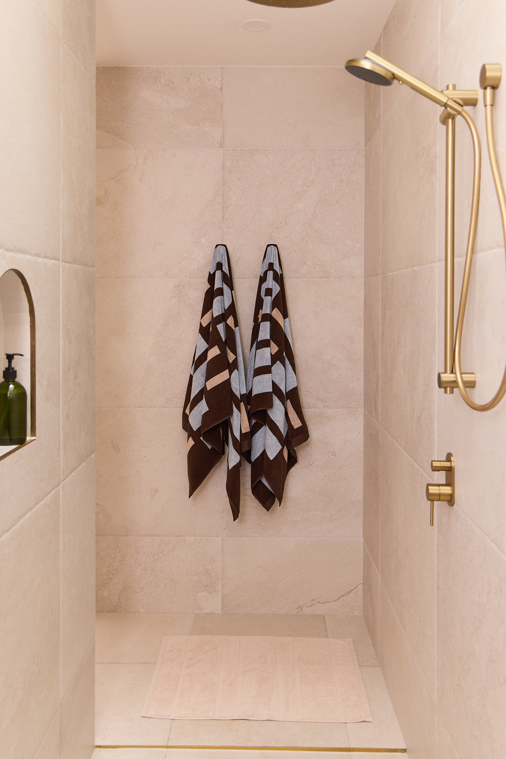 MT x MYC Bath Sheet Chocolate