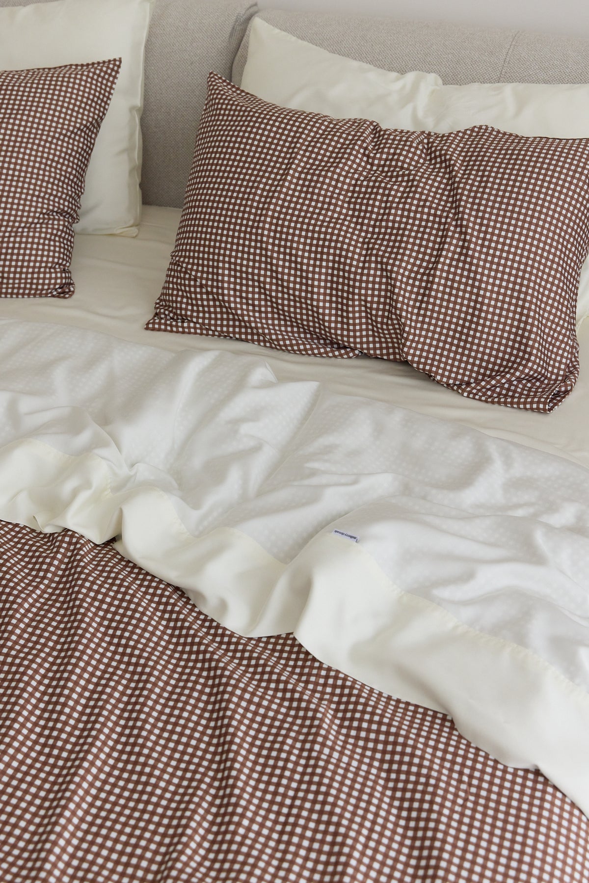 Chocolate Gingham Bamboo Pillowslip